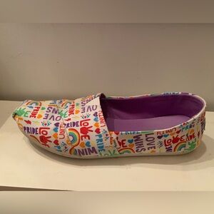 Toms Pride Alpargata Unity White Multi Womens Slip On Shoes "Love Wins" Size 11